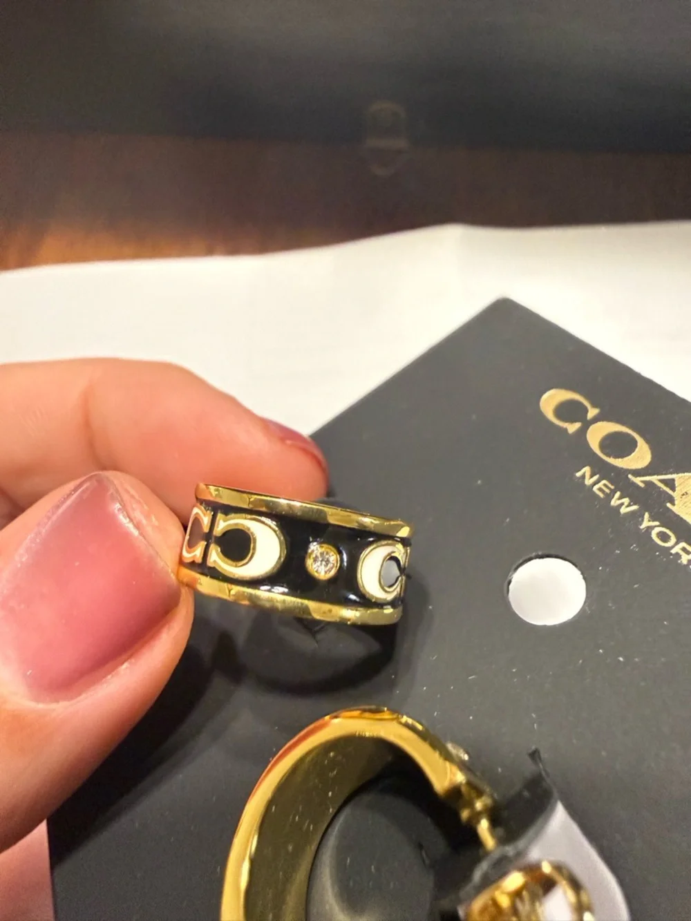 New Coach Signature Enamel Huggie Gold Black Hoop Logo Earrings - Picture 5 of 5